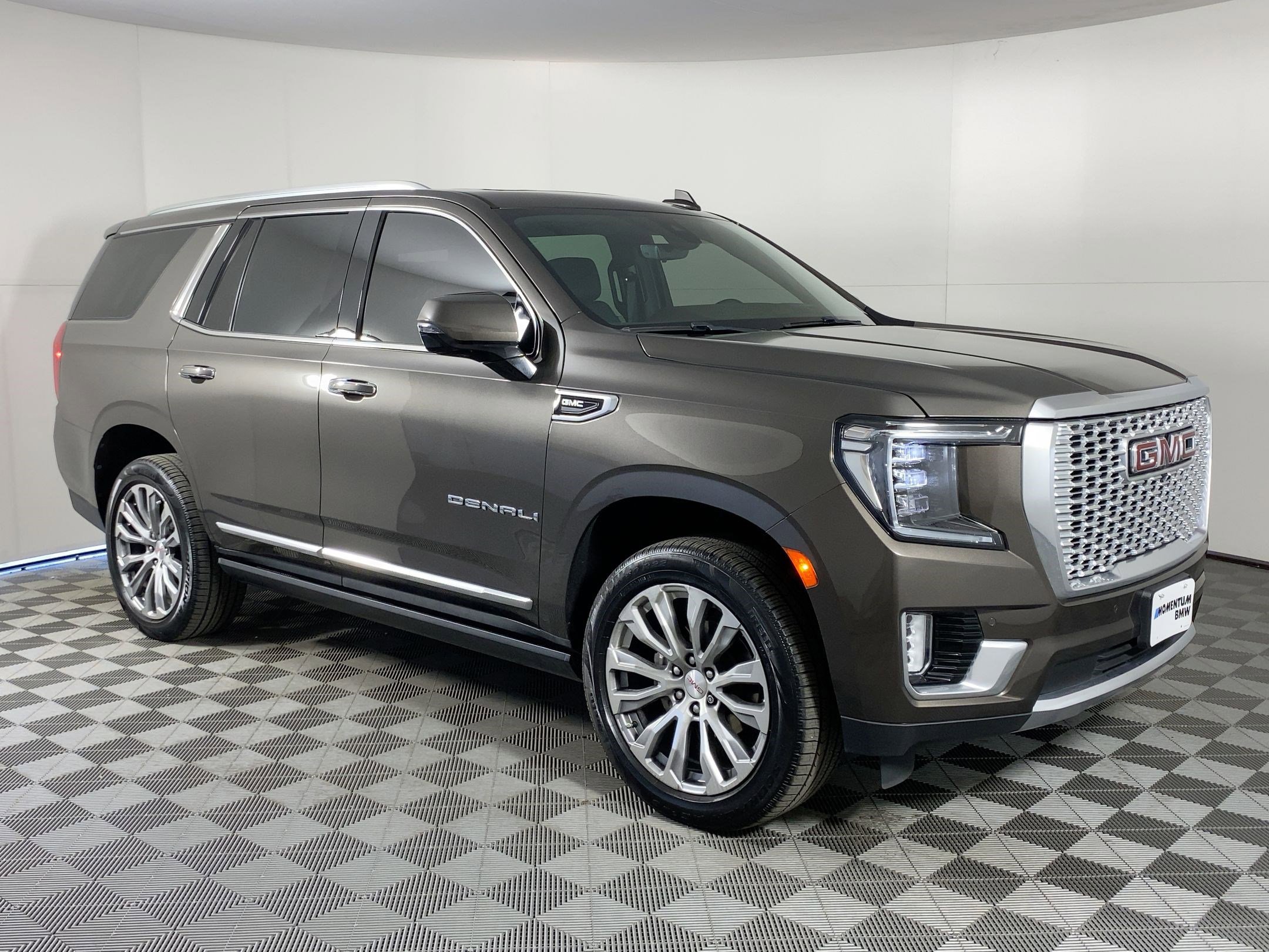 Used 2021 GMC Yukon Denali w/ Denali Premium Package image 6