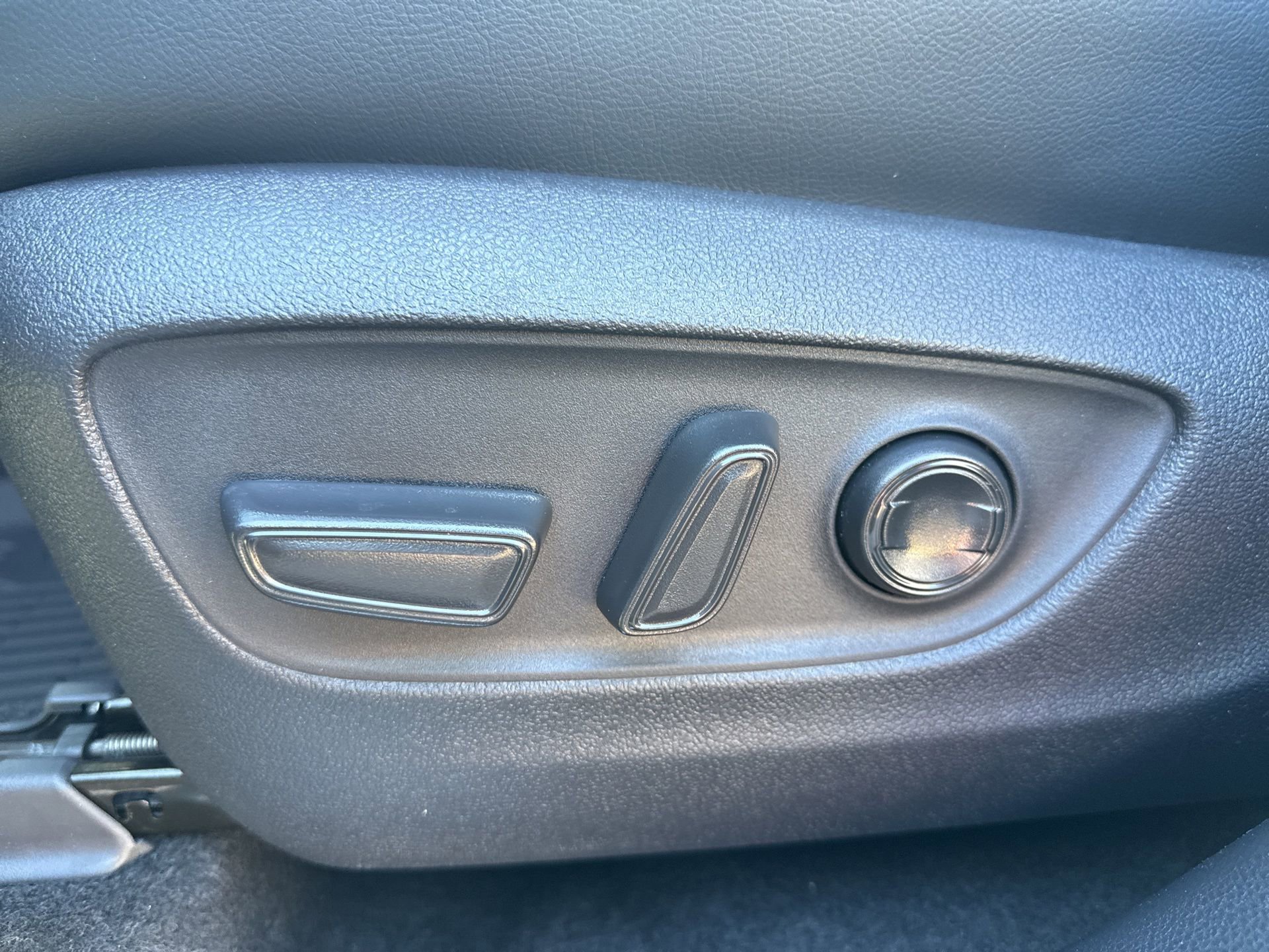 New 2026 Toyota Highlander Platinum image 33