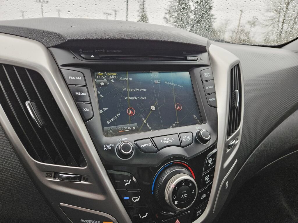 Used 2012 Hyundai Veloster w/ Style Pkg image 34