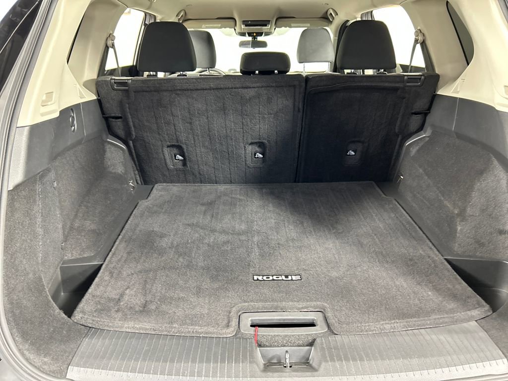 Used 2022 Nissan Rogue SV FWD image 20