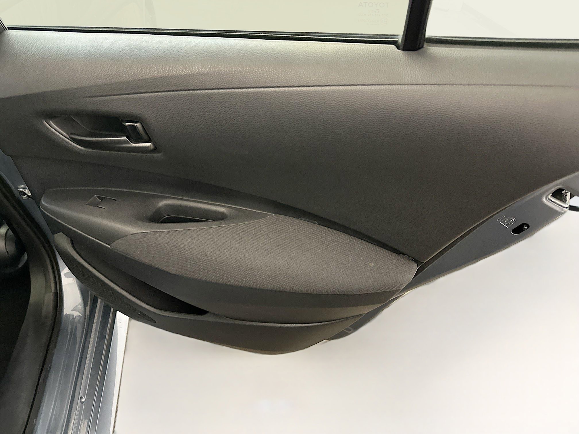 Used 2025 Toyota Corolla LE image 31