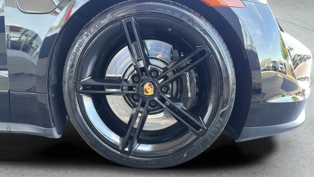 Used 2023 Porsche Taycan 4S w/ Premium Package AWD/4WD image 12