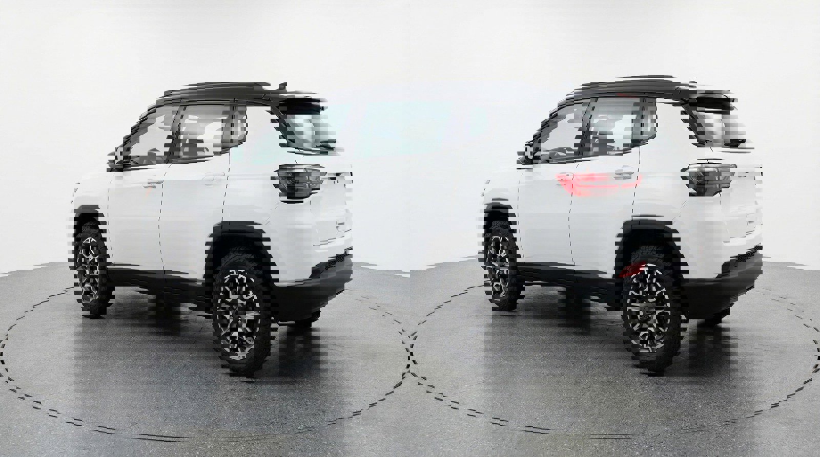 Used 2025 Jeep Compass Trailhawk image 5