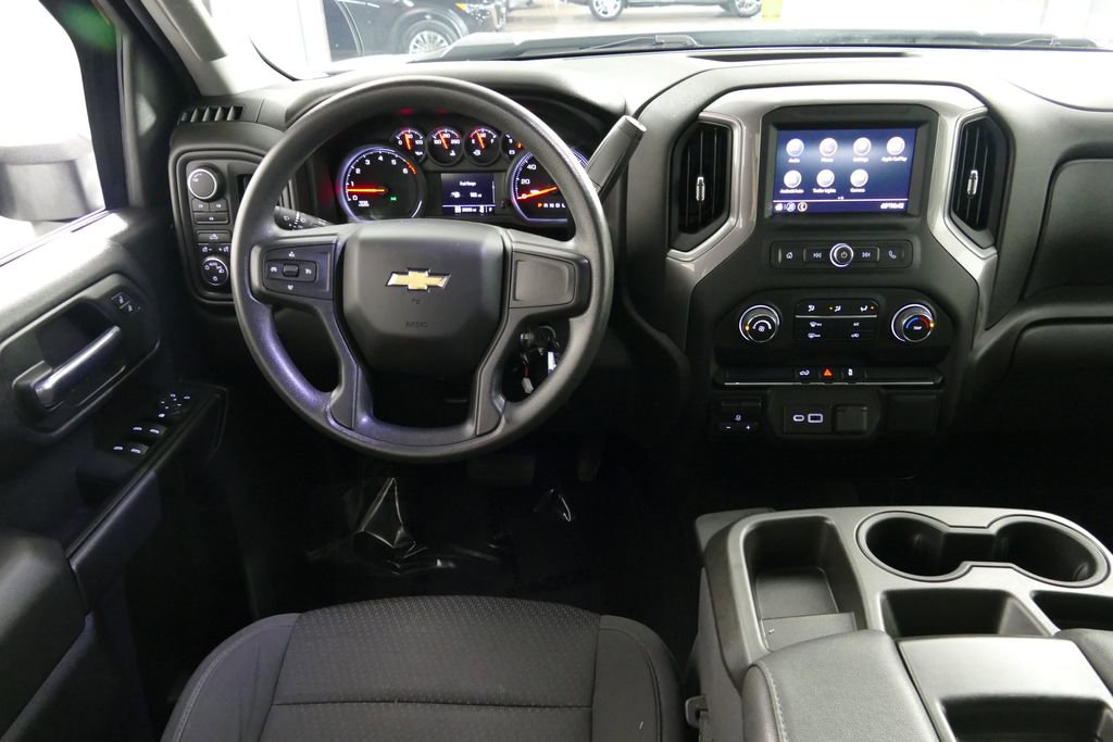 Used 2023 Chevrolet Silverado 2500 Custom w/ Custom Convenience Package image 4