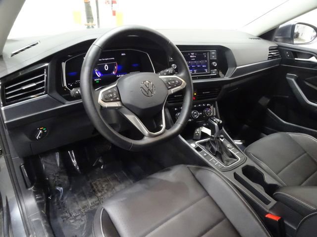 Used 2024 Volkswagen Jetta SE image 19