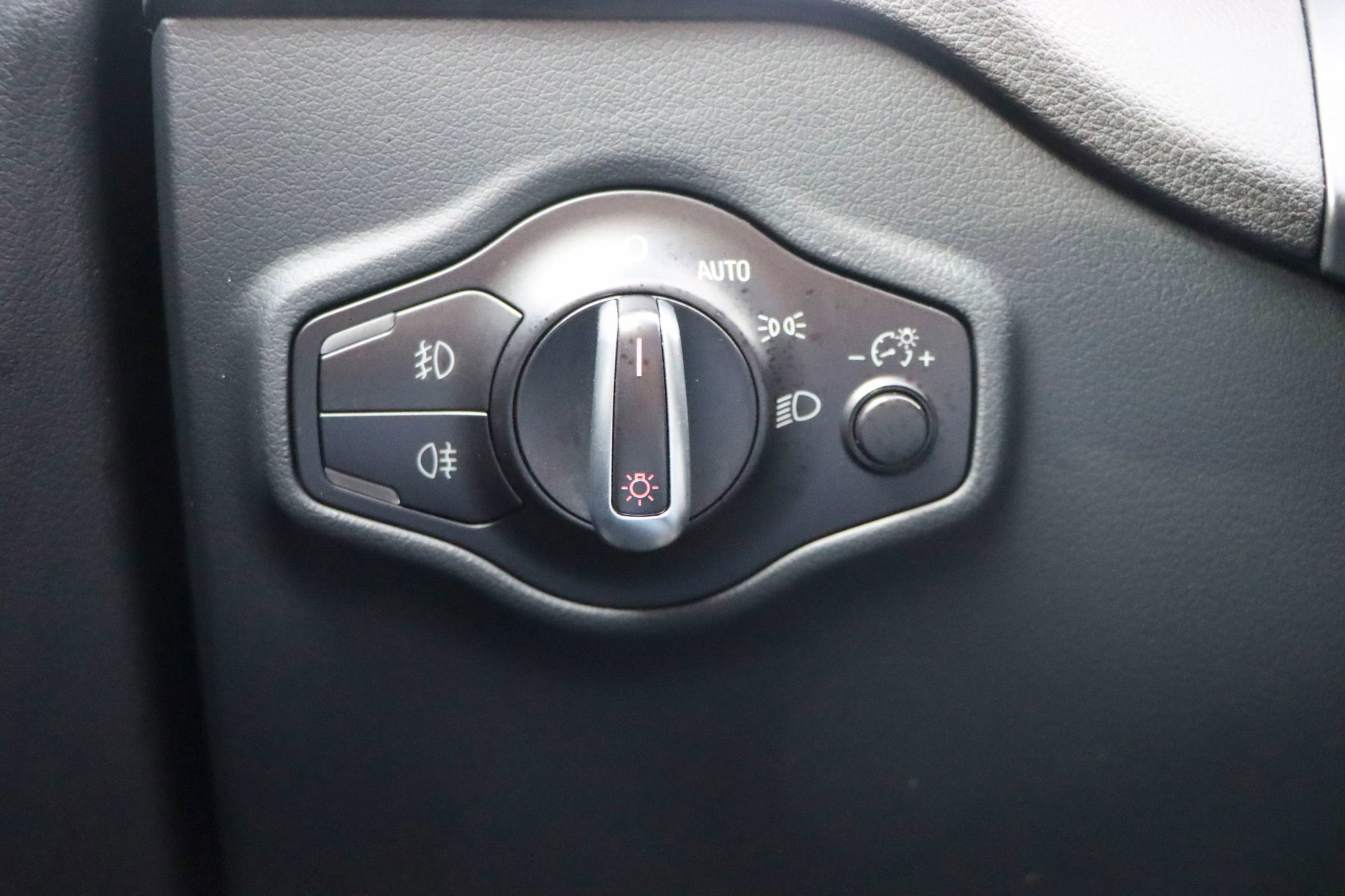 Used 2016 Audi Q5 2.0T Premium image 31