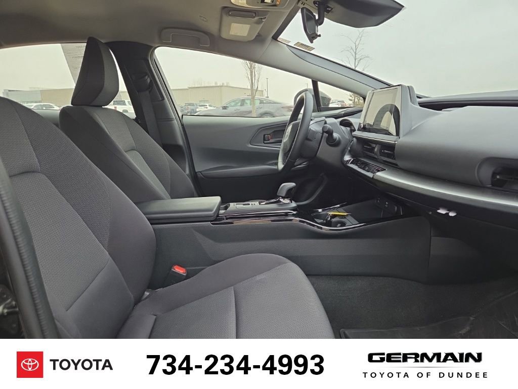 Used 2025 Toyota Prius LE image 17