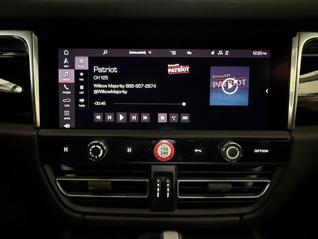 Certified 2026 Porsche Macan image 14