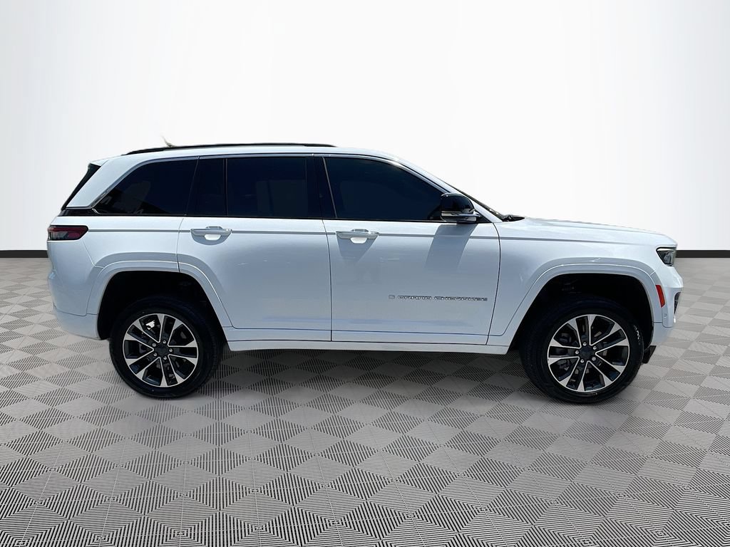 Used 2022 Jeep Grand Cherokee Overland AWD/4WD image 8