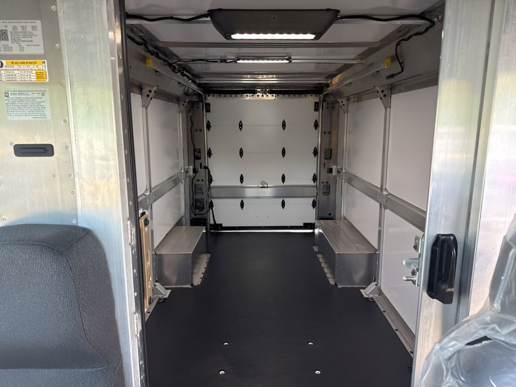 Used 2024 Chevrolet Brightdrop 600 w/ Commercial Equipment Package image 10