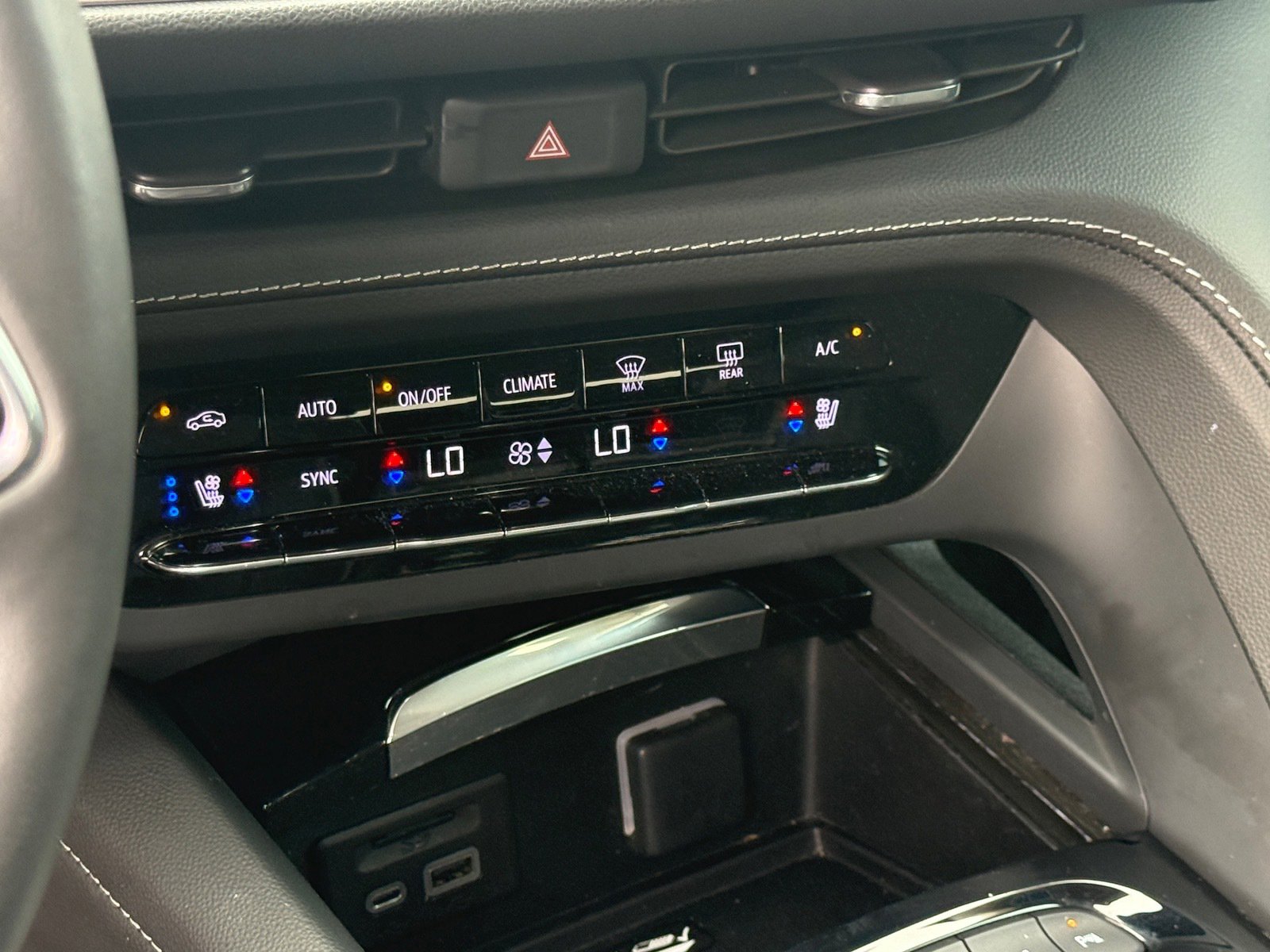 Used 2023 Buick Envision Avenir image 20