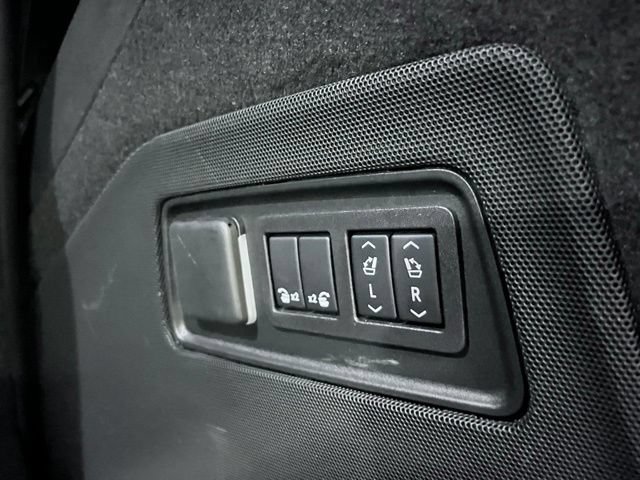 Used 2025 Cadillac Escalade Sport Platinum AWD/4WD image 9