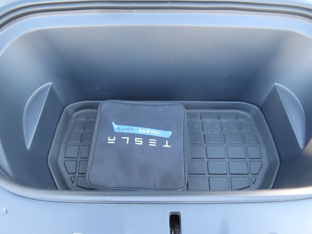 Used 2023 Tesla Model Y Long Range AWD/4WD image 29