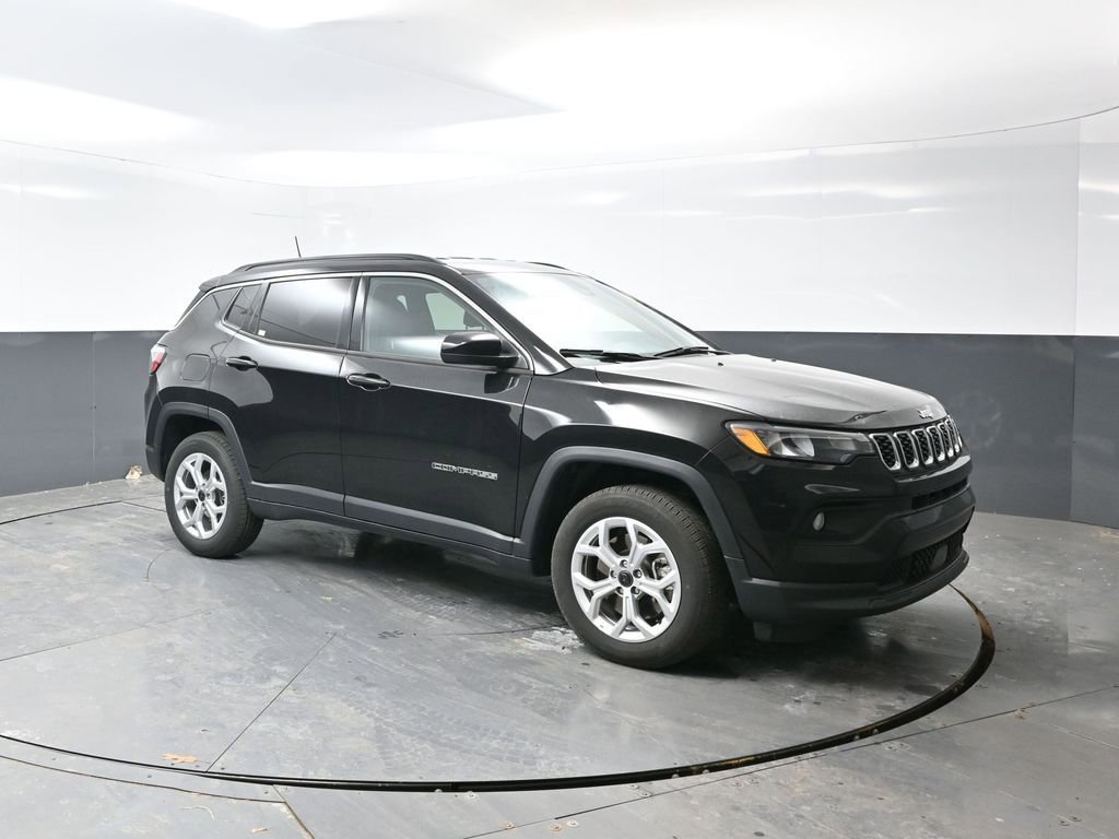 Used 2025 Jeep Compass Latitude image 6