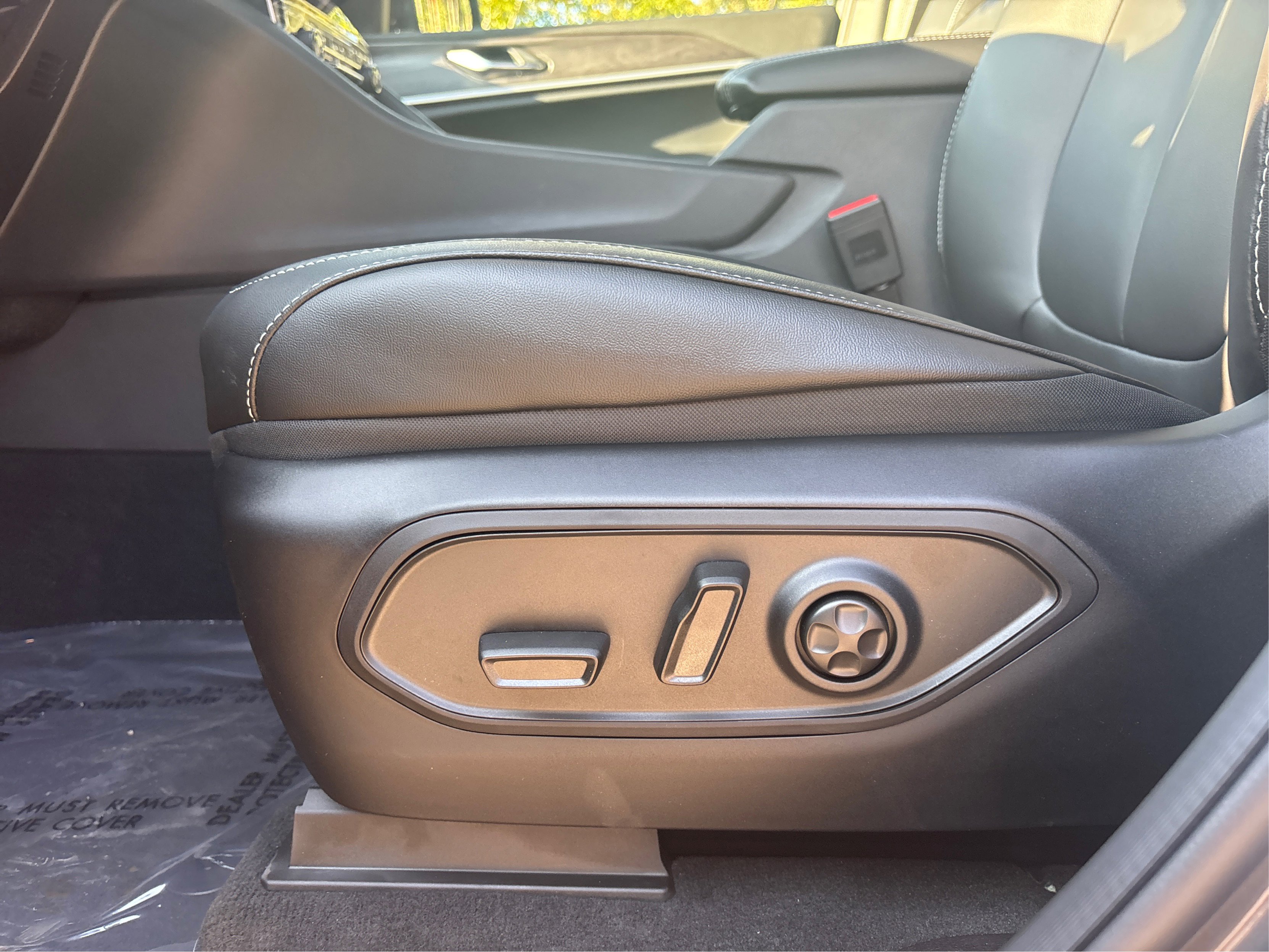 New 2025 Jeep Grand Cherokee Limited w/ Black Appearance Package image 22