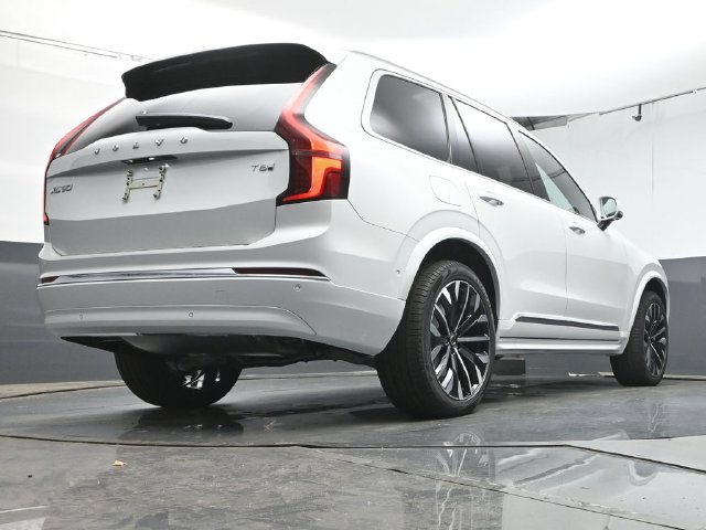 Used 2026 Volvo XC90 T8 Plus w/ Protection Package Premier AWD/4WD image 40