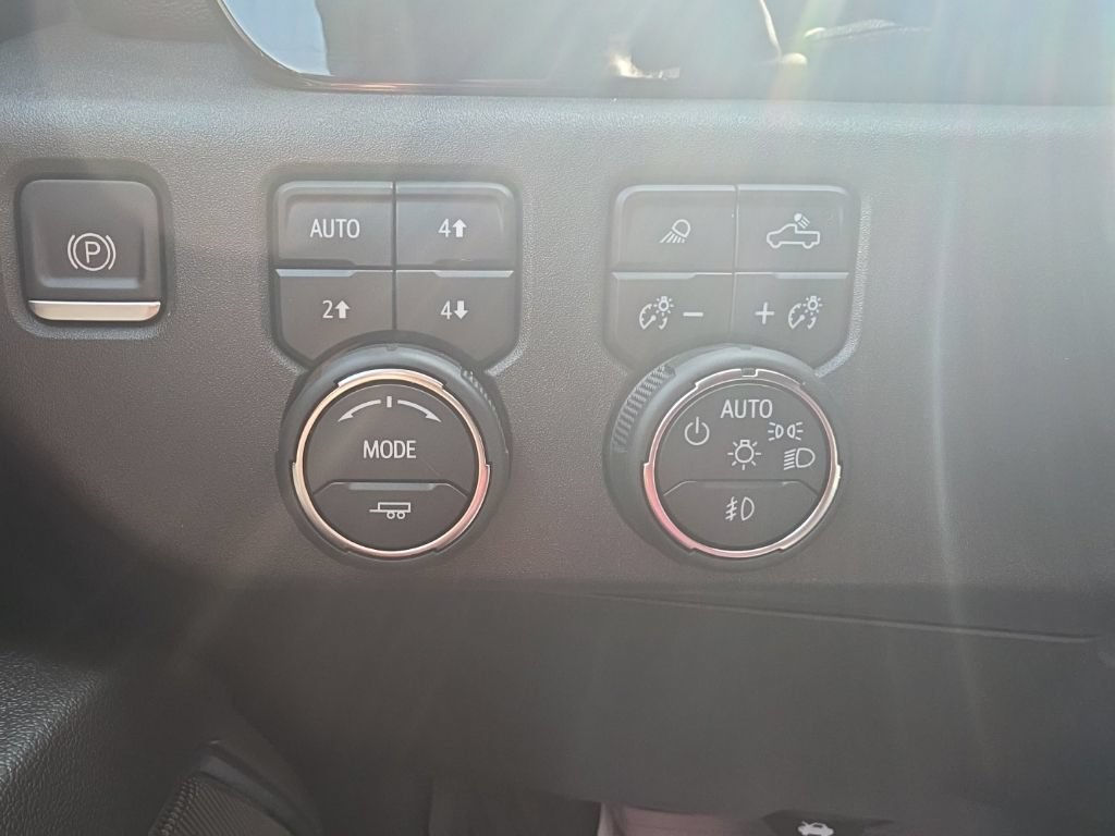 Certified 2022 Chevrolet Silverado 1500 LT Trail Boss w/ LT Trail Boss Premium Package AWD/4WD image 15