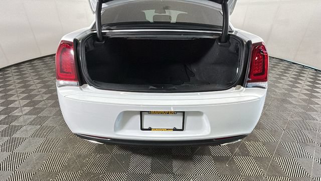 Used 2021 Chrysler 300 Touring w/ Sport Appearance Package RWD image 27