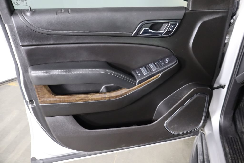 Used 2019 Chevrolet Tahoe 2WD w/ Enhanced Driver Alert Package image 19