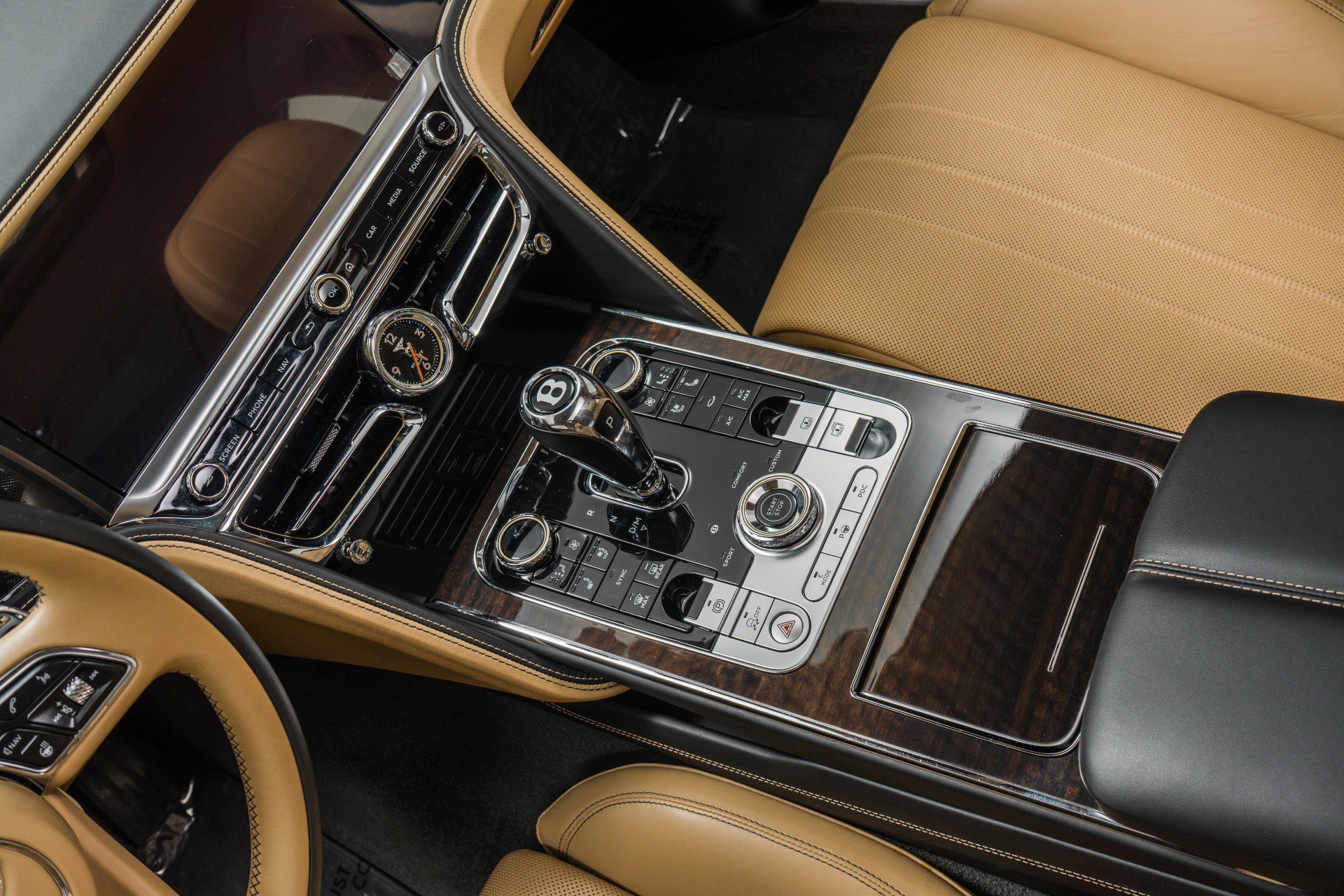 Used 2023 Bentley Flying Spur Plug-In Hybrid image 28