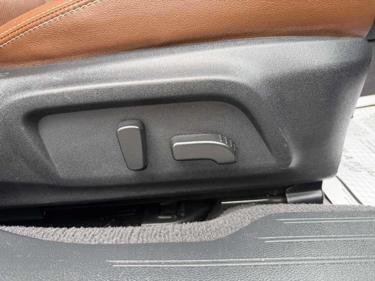 Used 2017 Subaru Outback 2.5i Touring AWD/4WD image 28
