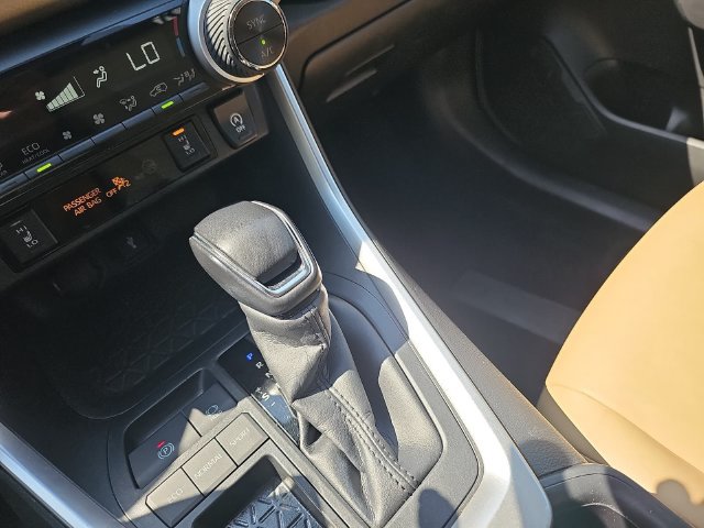 Used 2021 Toyota RAV4 XLE Premium FWD image 27