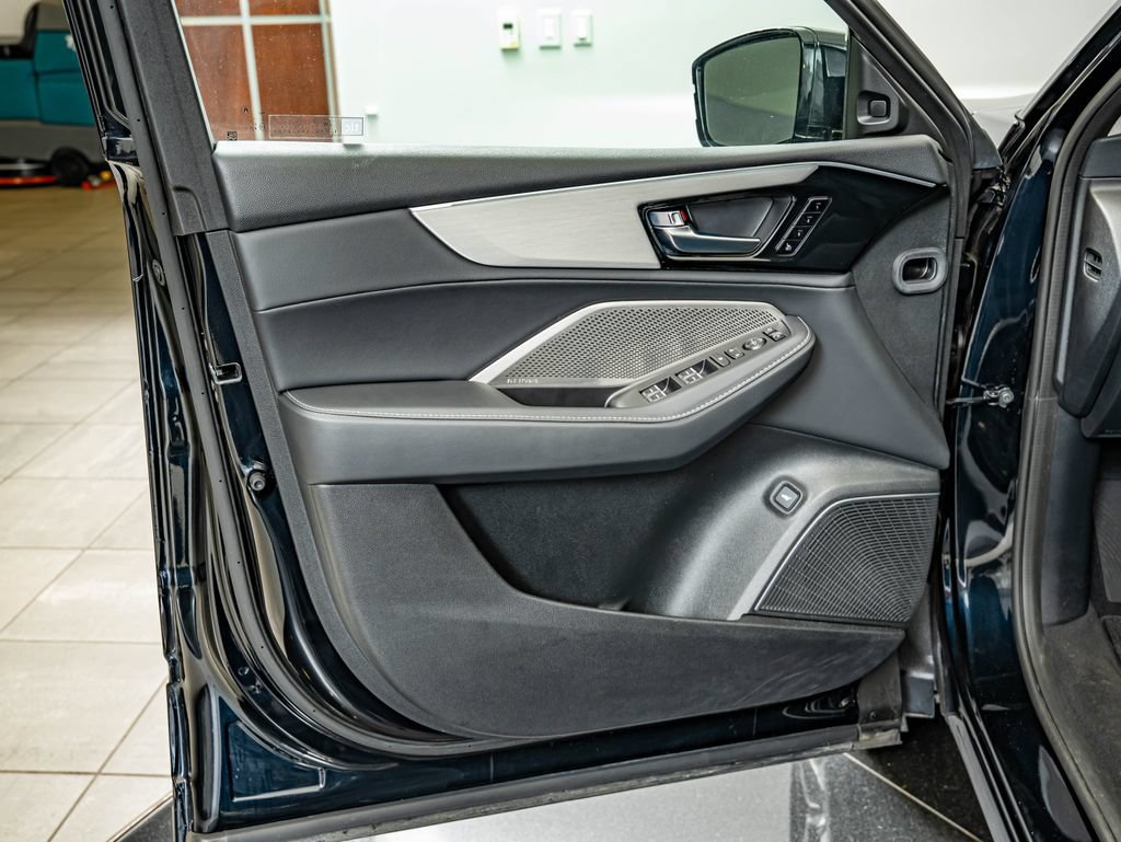 Used 2023 Acura MDX SH-AWD w/ Technology Package image 19