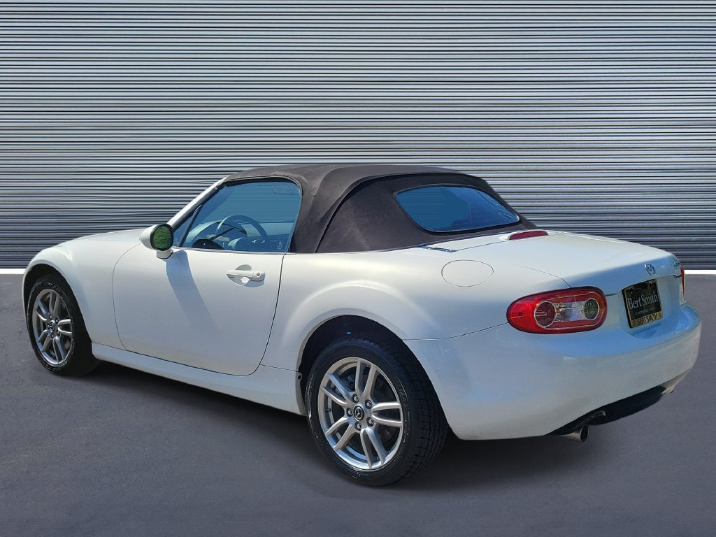 Used 2014 MAZDA MX-5 Miata Sport RWD image 4