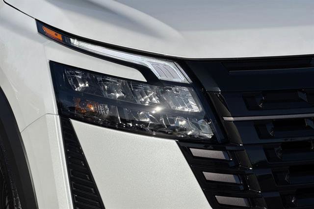 New 2026 Nissan Pathfinder Platinum image 31