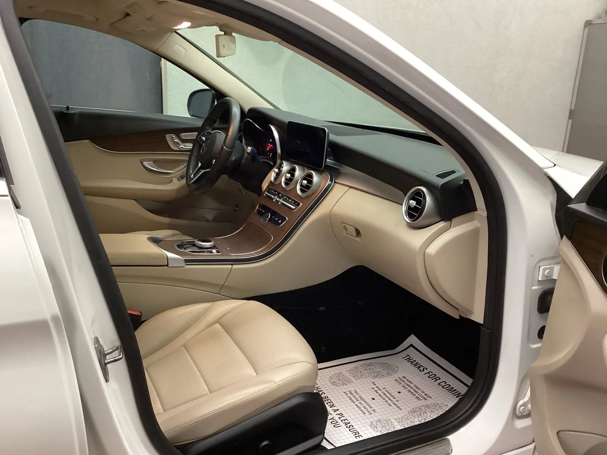 Used 2020 Mercedes-Benz C 300 4MATIC Sedan image 9