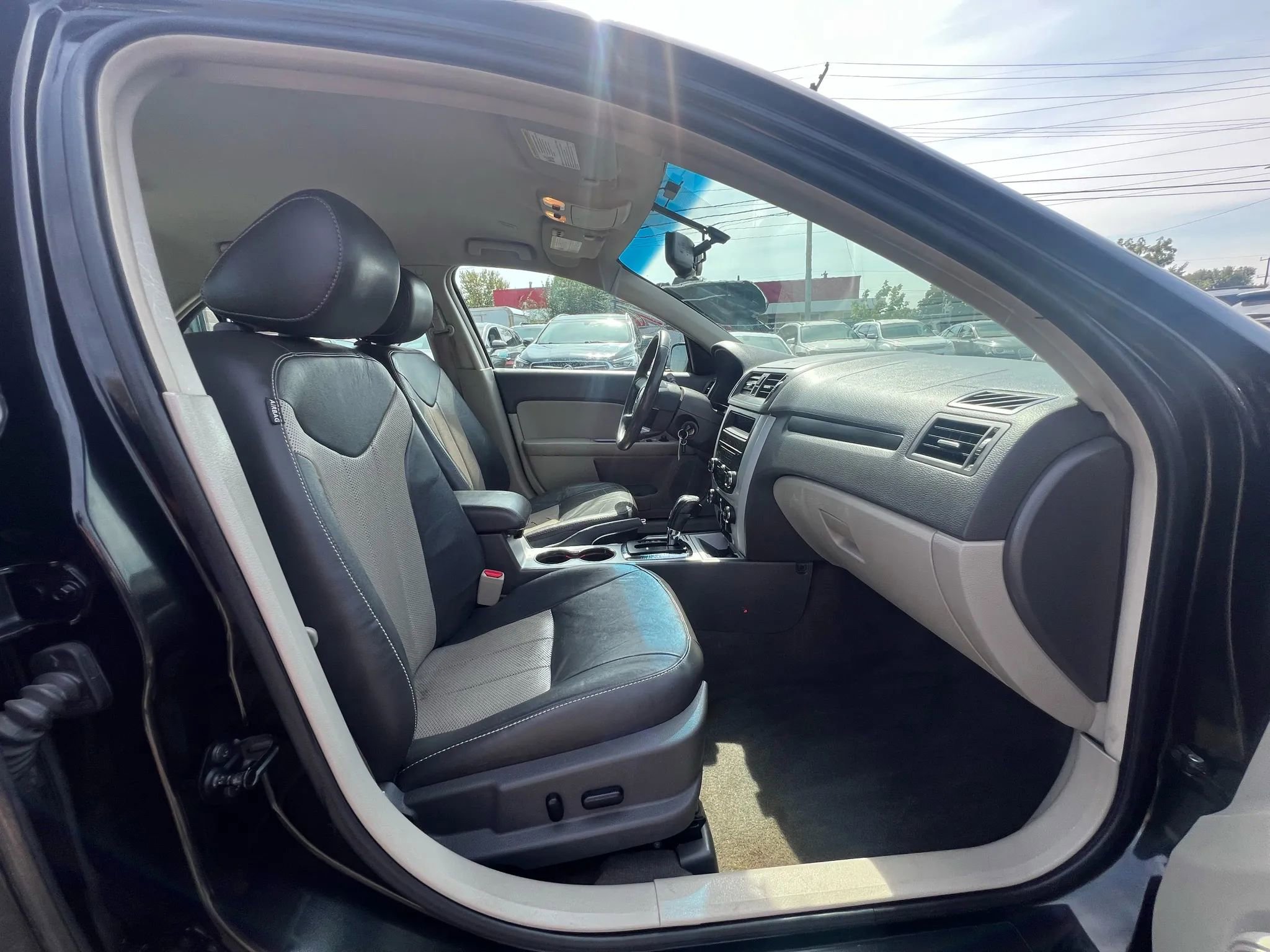 Used 2011 Mercury Milan Premier image 17