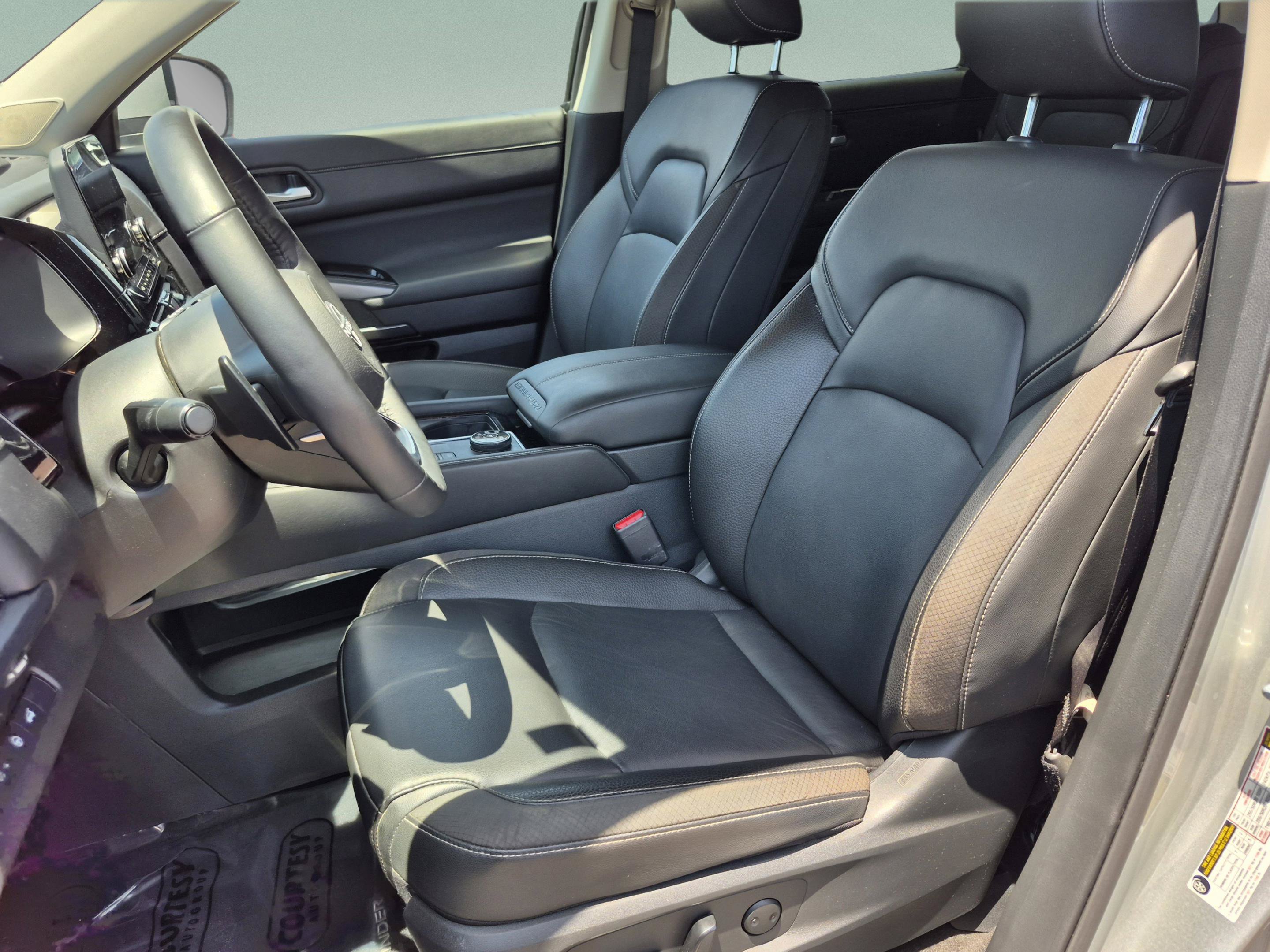 Certified 2024 Nissan Pathfinder SL w/ SL Premium Package AWD/4WD image 23