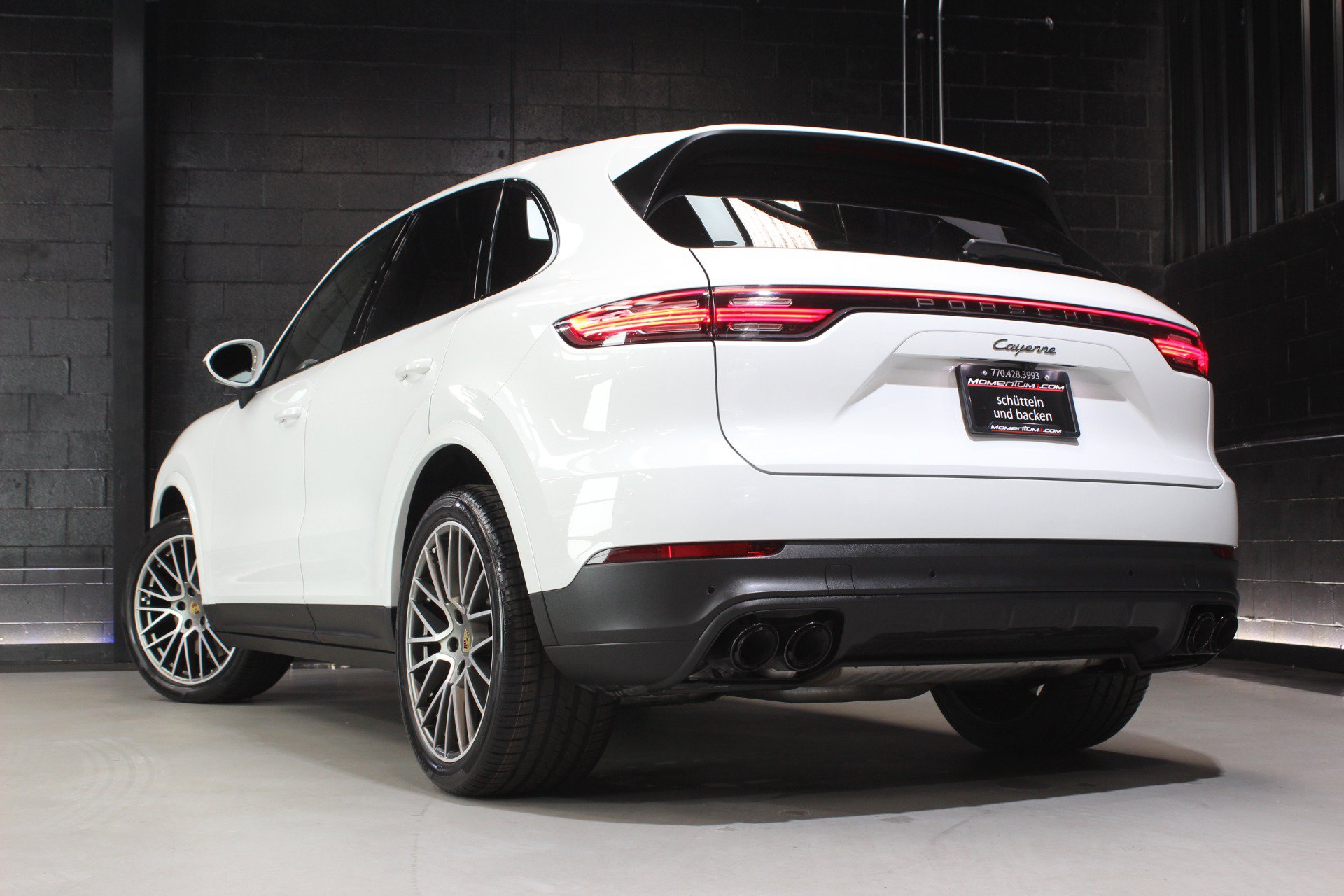 Used 2022 Porsche Cayenne Platinum Edition AWD/4WD image 11