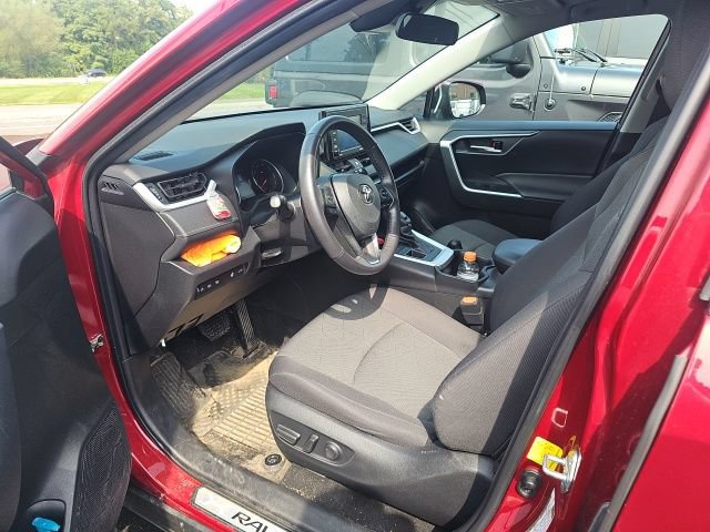 Used 2022 Toyota RAV4 XLE w/ Convenience Package AWD/4WD image 2