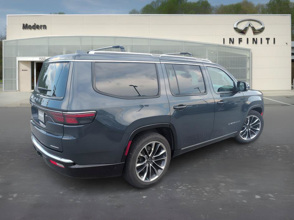 Used 2023 Jeep Wagoneer Series III w/ Premium Group I AWD/4WD image 4