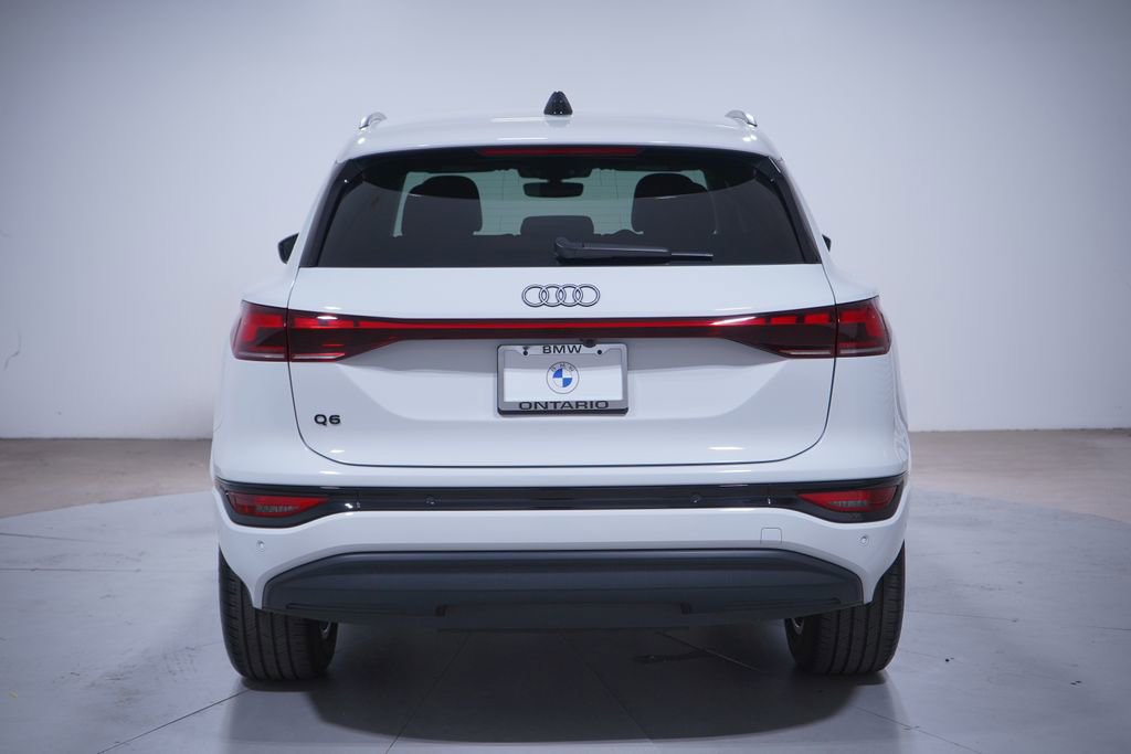 Used 2025 Audi Q6 e-tron Premium w/ Convenience Package image 5