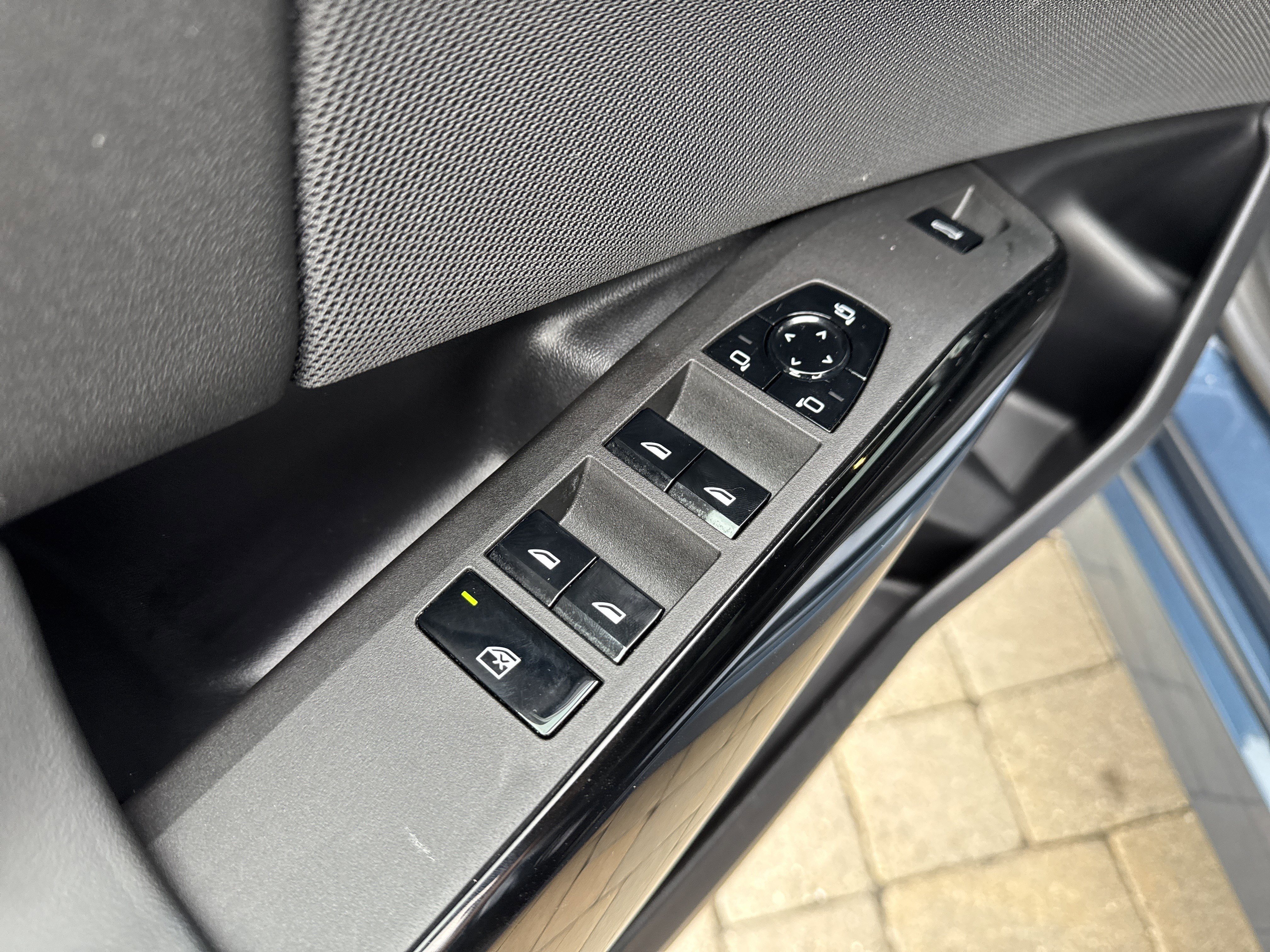 Used 2025 BMW X3 M50 w/ Premium Package image 13