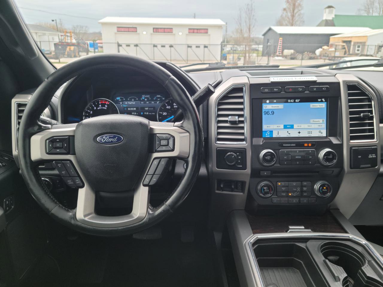 Used 2017 Ford F450 Platinum w/ Platinum Ultimate Package AWD/4WD image 10