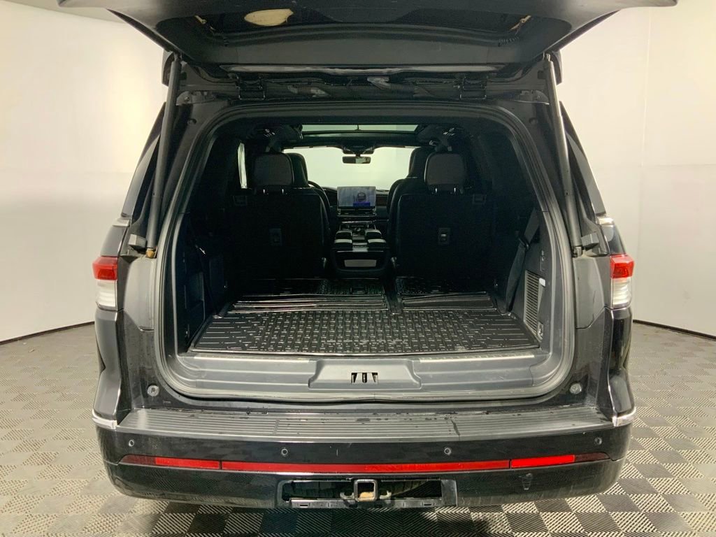 Used 2022 Lincoln Navigator Reserve image 17