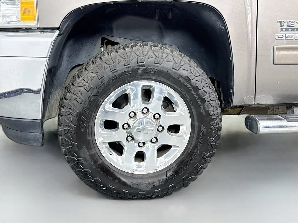 Used 2014 Chevrolet Silverado 3500 LT w/ Interior Plus Package AWD/4WD image 6