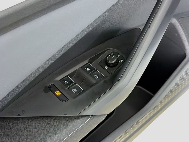 New 2026 Volkswagen Jetta SE FWD image 19