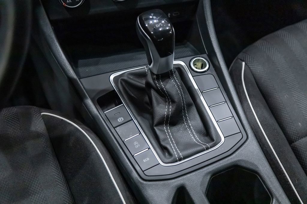 Used 2024 Volkswagen Jetta Sport image 18