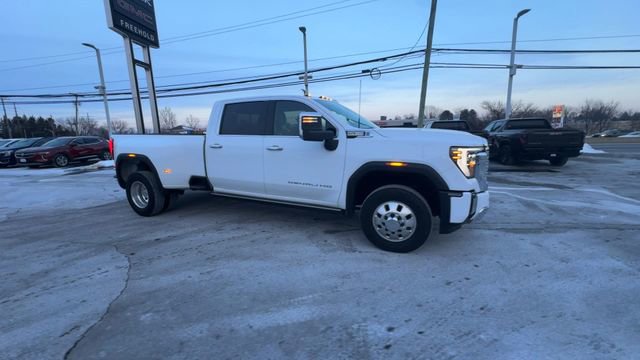 Certified 2025 GMC Sierra 3500 Denali w/ Denali Reserve Package image 2