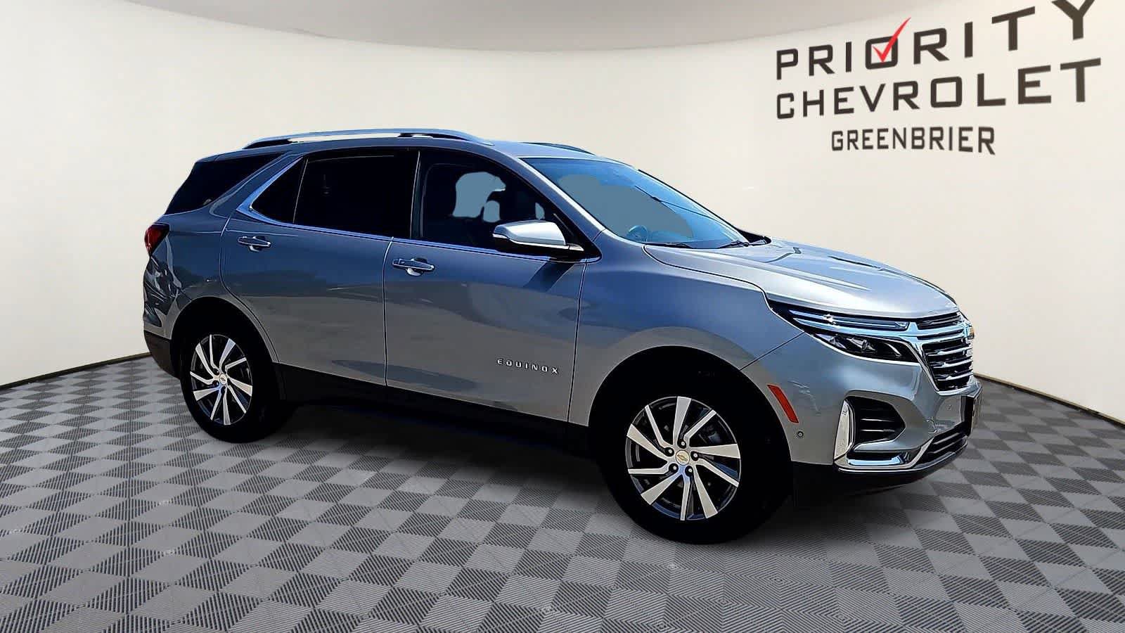 Used 2024 Chevrolet Equinox Premier FWD image 2