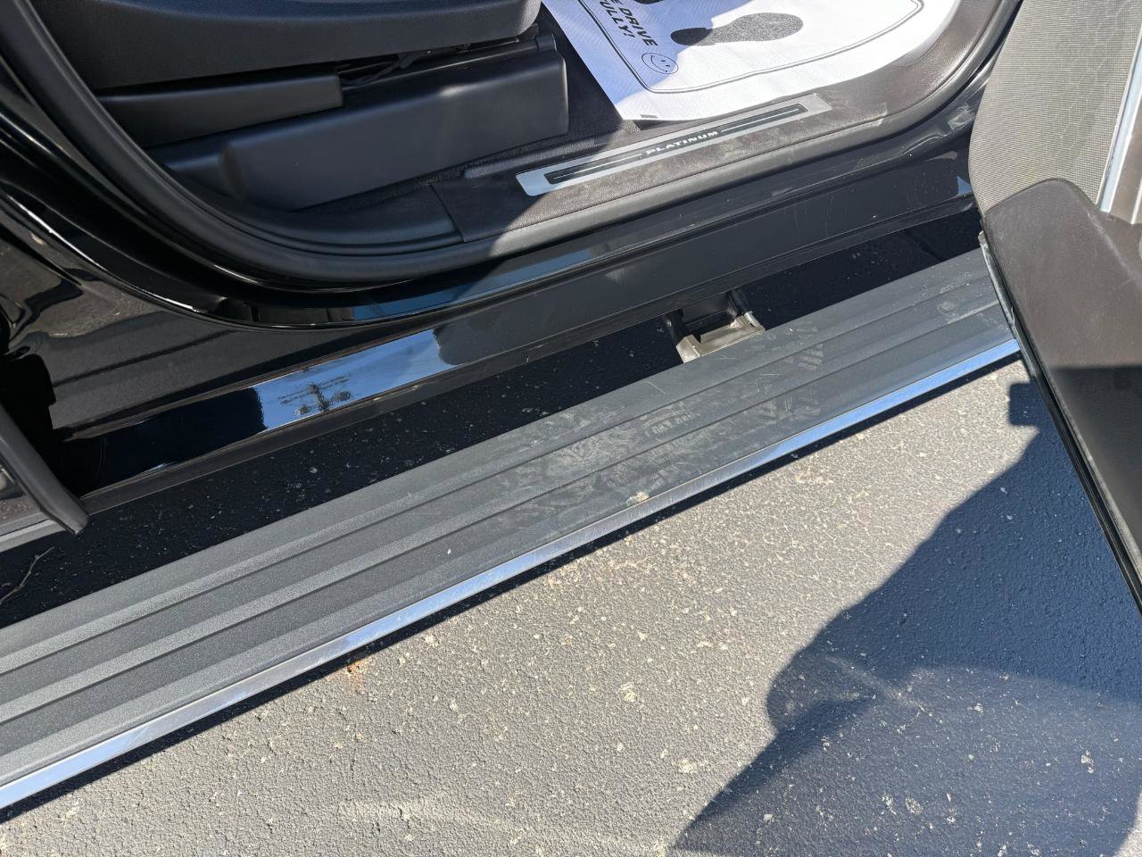 Used 2015 Cadillac Escalade Platinum image 27