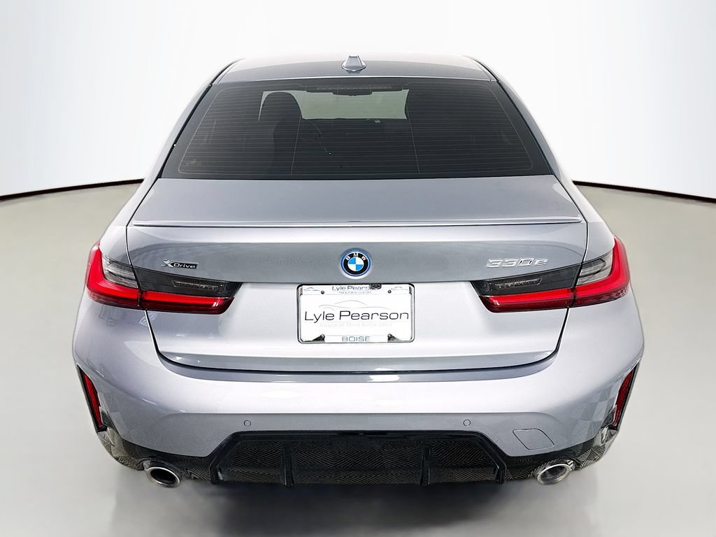 Used 2023 BMW 330e xDrive w/ M Sport Package AWD/4WD image 10
