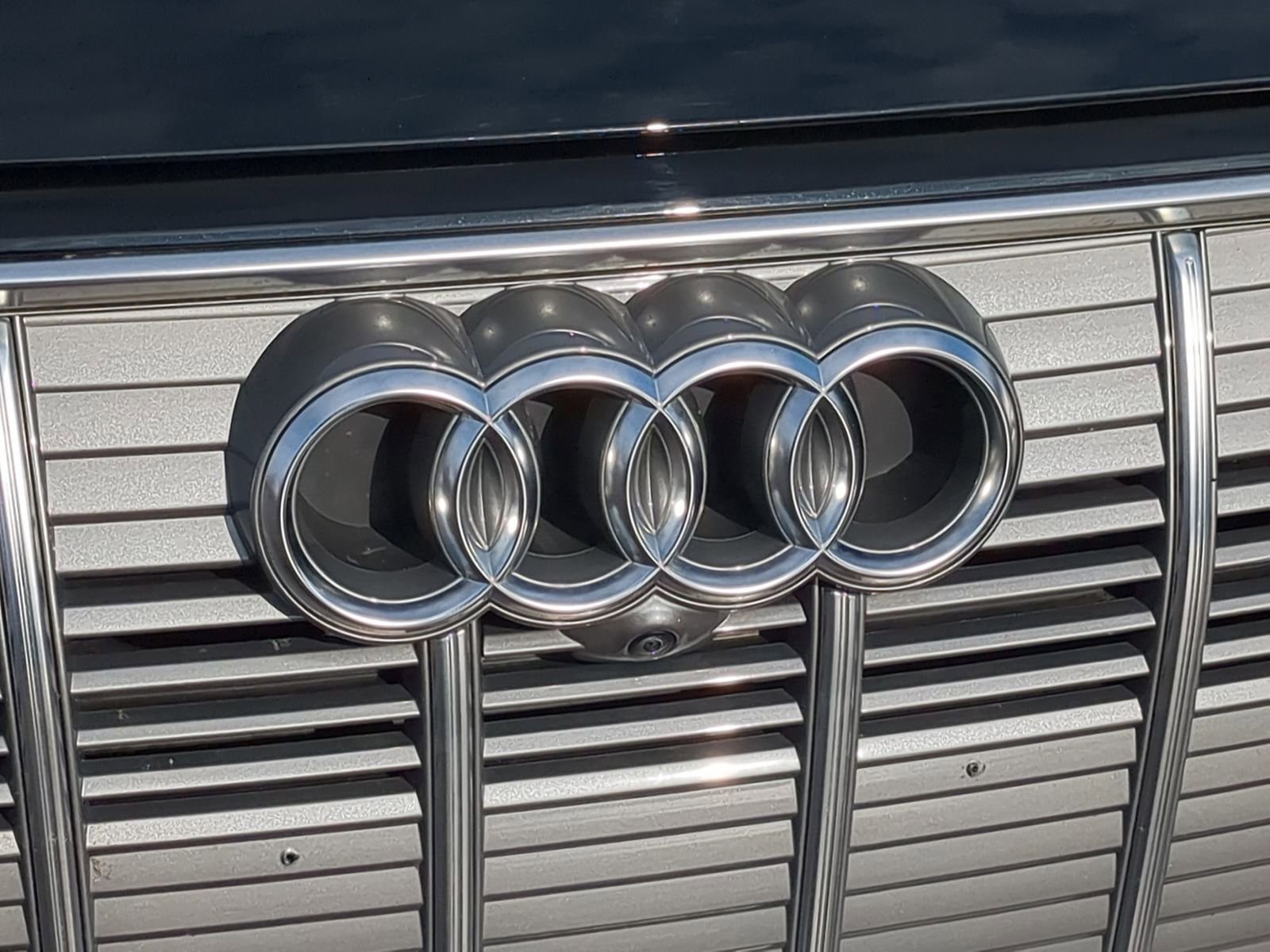 Used 2019 Audi e-tron Premium Plus image 16