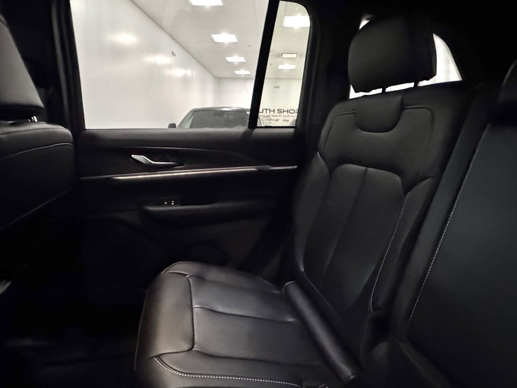New 2025 Jeep Grand Cherokee Limited image 17