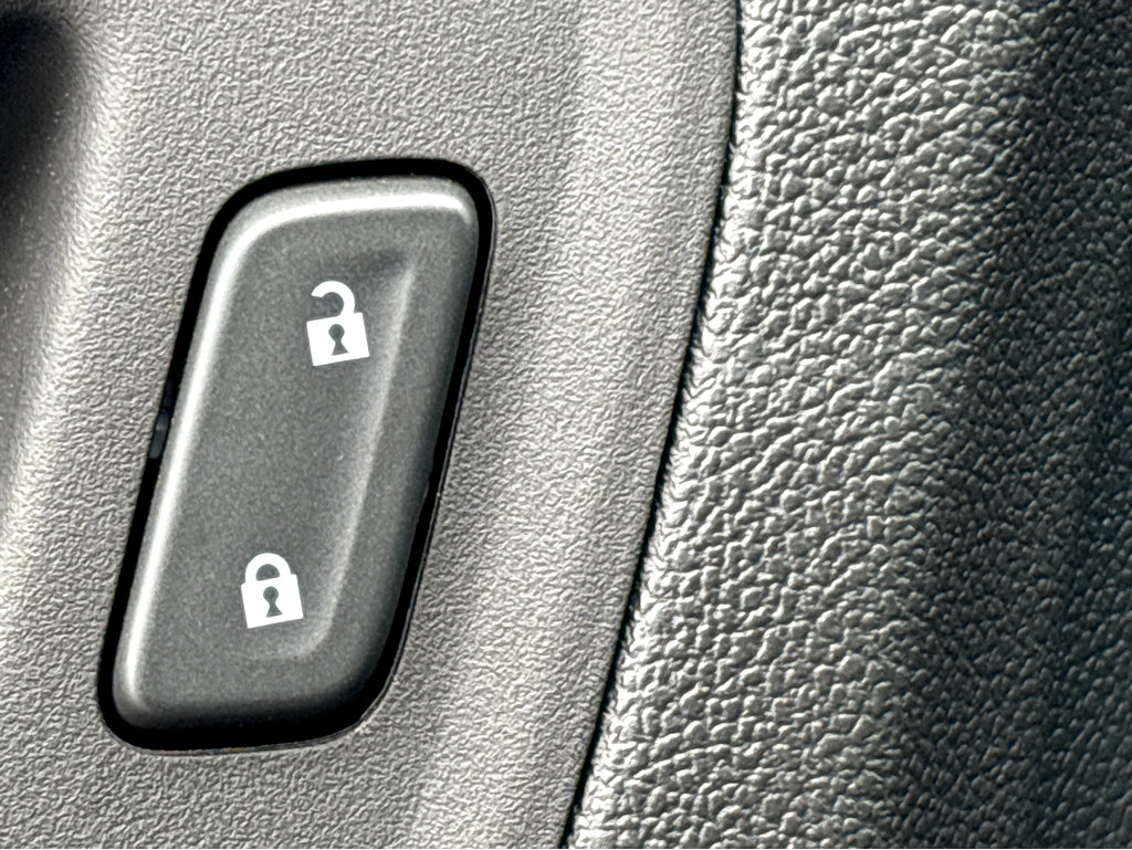 Used 2022 Chevrolet Colorado Z71 image 35