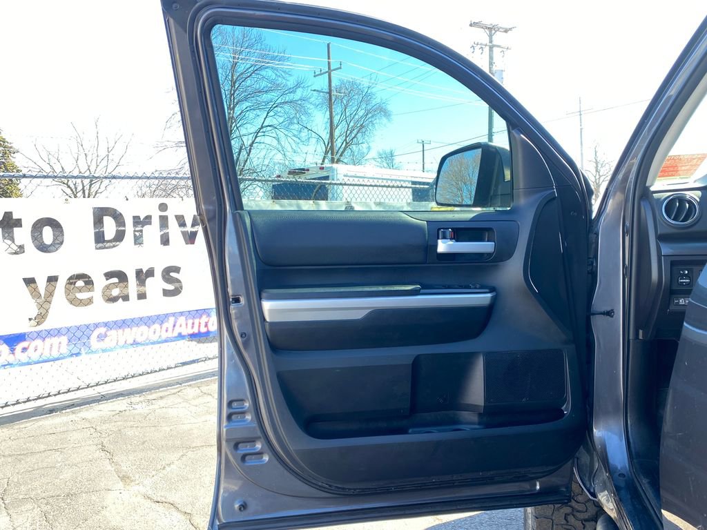 Used 2014 Toyota Tundra SR5 w/ SR5 Upgrade Package image 11